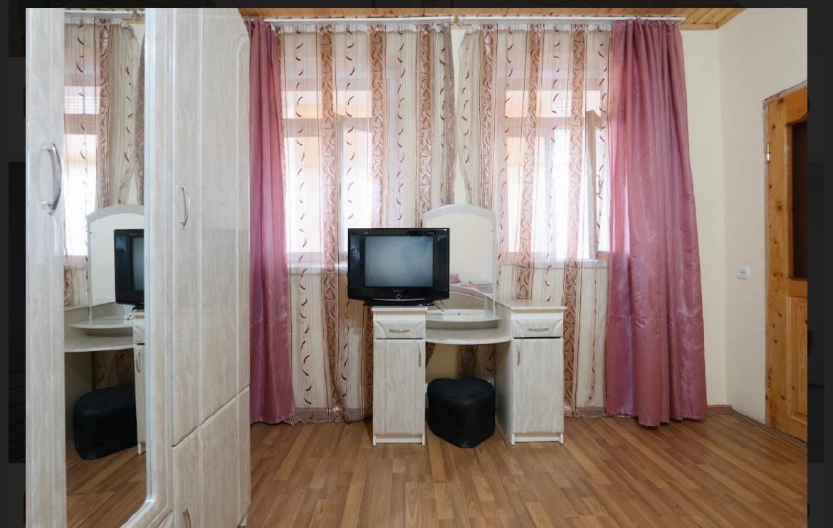 Mestiatour Guest House Esterno foto
